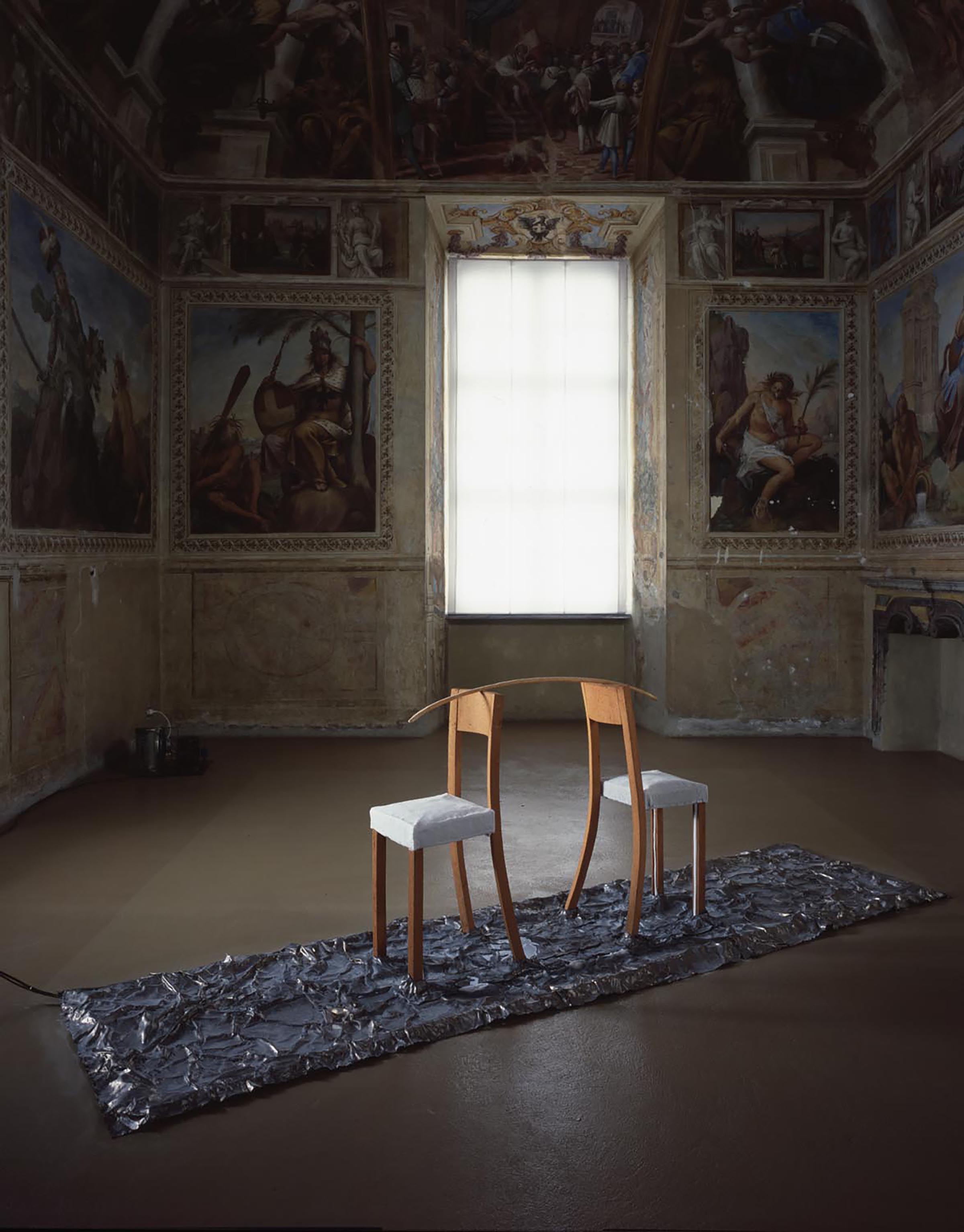Pier Paolo Calzolari, Sedie, 1986